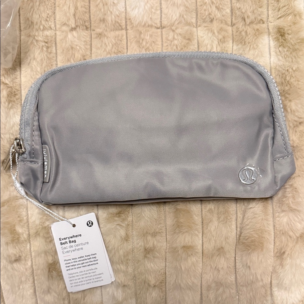 lululemon athletica Light Gray Crossbody/Everywhere Belt Bag